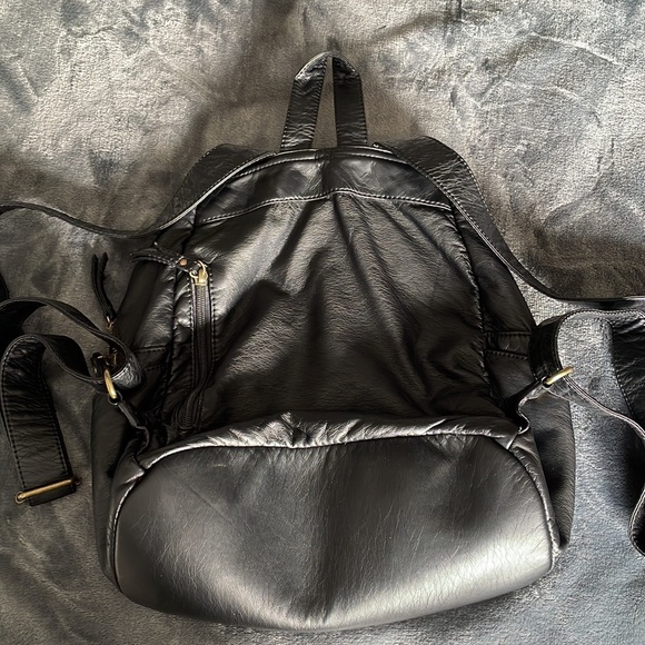 Backpack - Picture 5 of 5